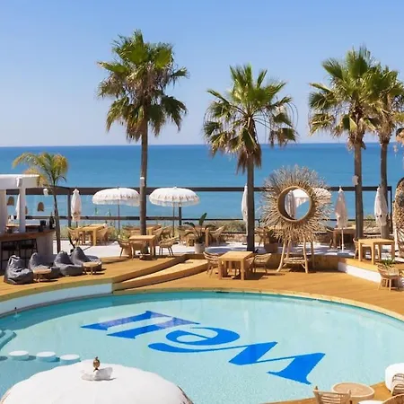 At The * Vale do Lobo