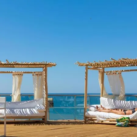 At The Vale do Lobo