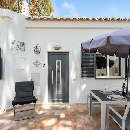 At The Hébergement de vacances *