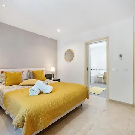 At The * Vale do Lobo